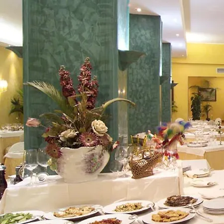 Dello Stretto Hotel 4*